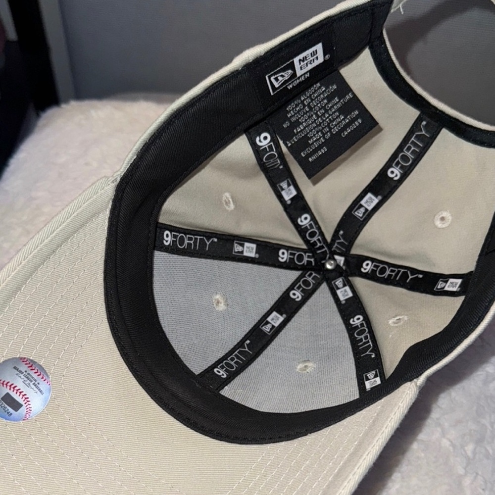 Official New York Yankees New Era Hat - Picture 2 of 5